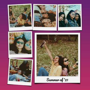 Create Your Retro Polaroid Photo Collage: Add Personal Text & Vivid Backgrounds Create Your Retro Polaroid Photo Collage: Add Personal Text & Vivid Backgrounds